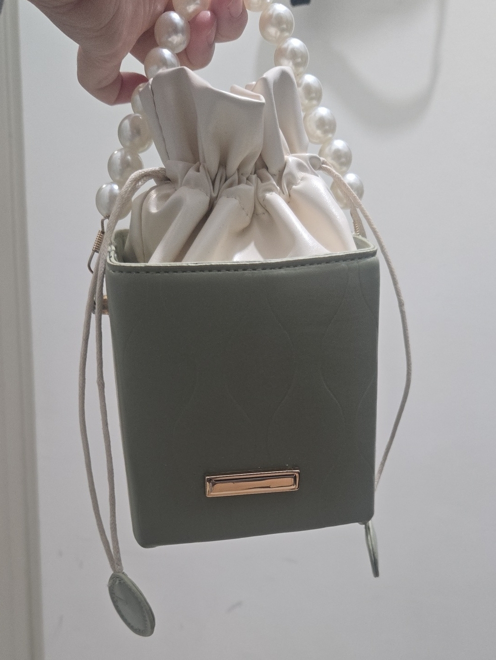 Pearl-Handle Drawstring Bucket Bag in Sage and Cream